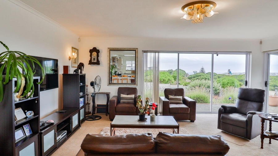 4 Bedroom Property for Sale in Kleinbaai Western Cape